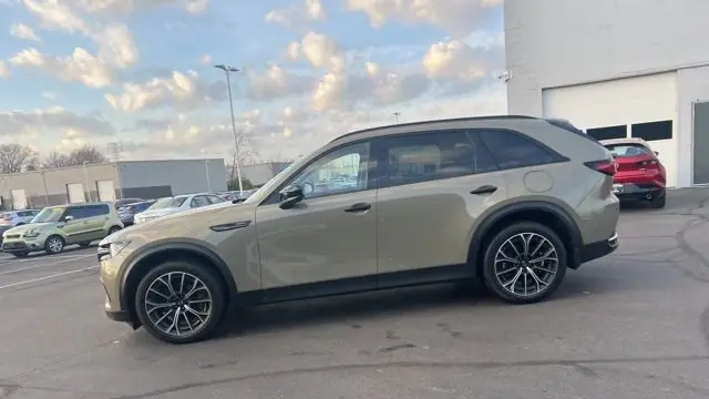 2025 Mazda CX-70 Plug-in Hybrid Premium