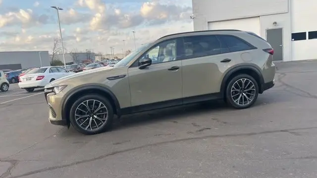 2025 Mazda CX-70 Plug-in Hybrid Premium