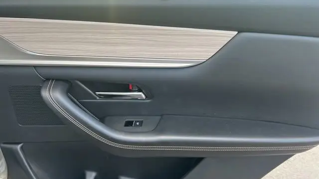2025 Mazda CX-70 Plug-in Hybrid Premium