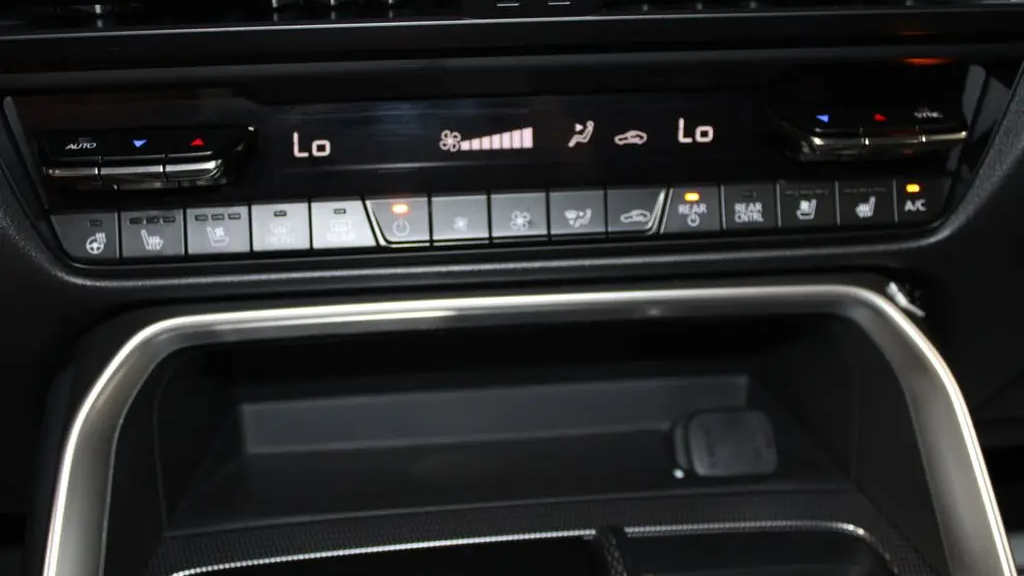 2025 Mazda CX-70 Plug-in Hybrid Premium Plus