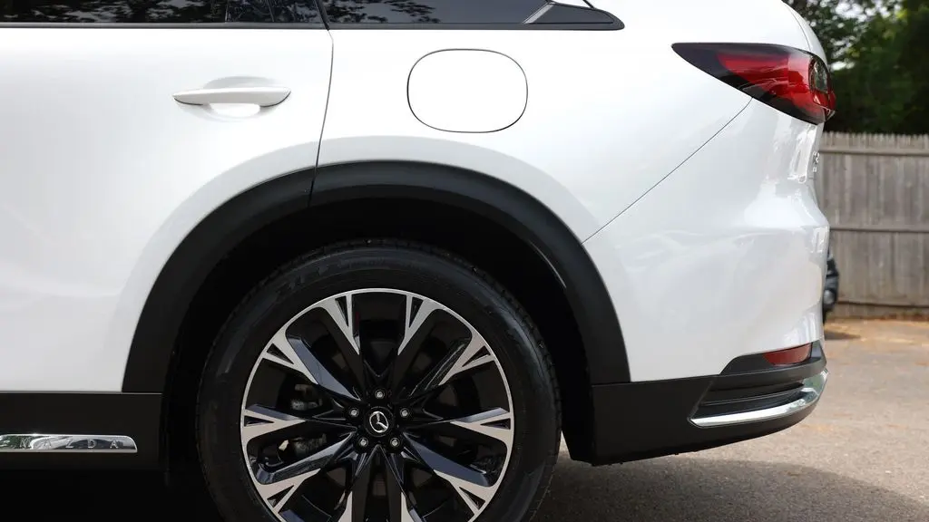 2024 Mazda CX-90 Plug-in Hybrid Premium Plus