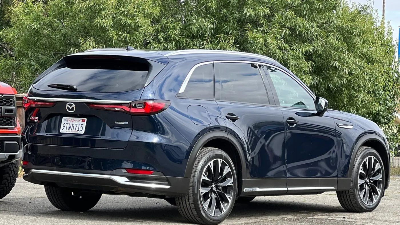 2025 Mazda CX-90 Plug-in Hybrid Premium Plus
