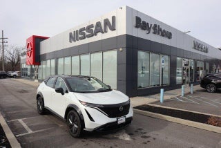 2024 Nissan Ariya with Everest White Pearl Tricoat/Bl Exterior