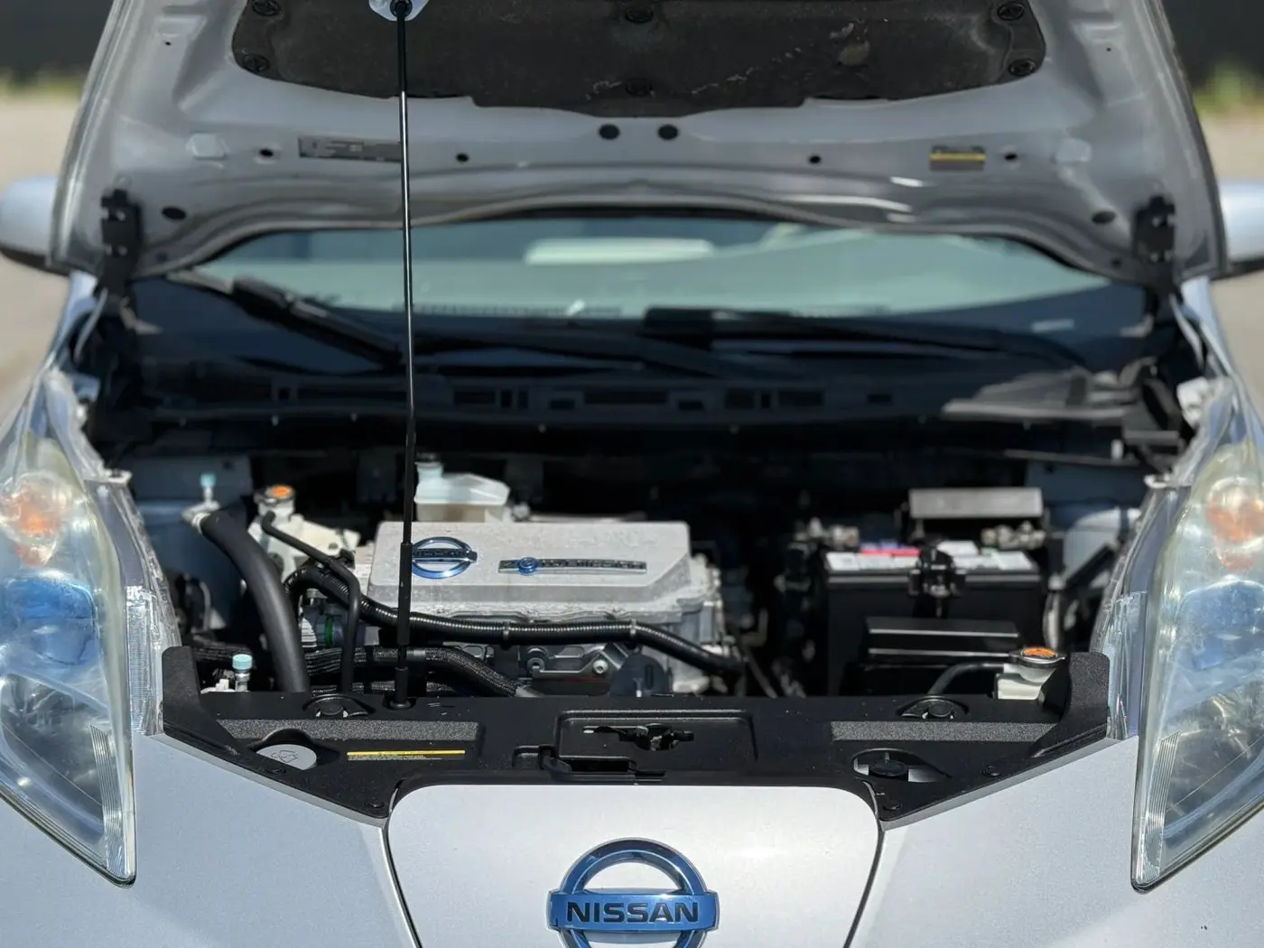 2012 Nissan LEAF - $3,950