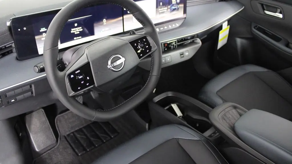 2026 Nissan LEAF Platinum+