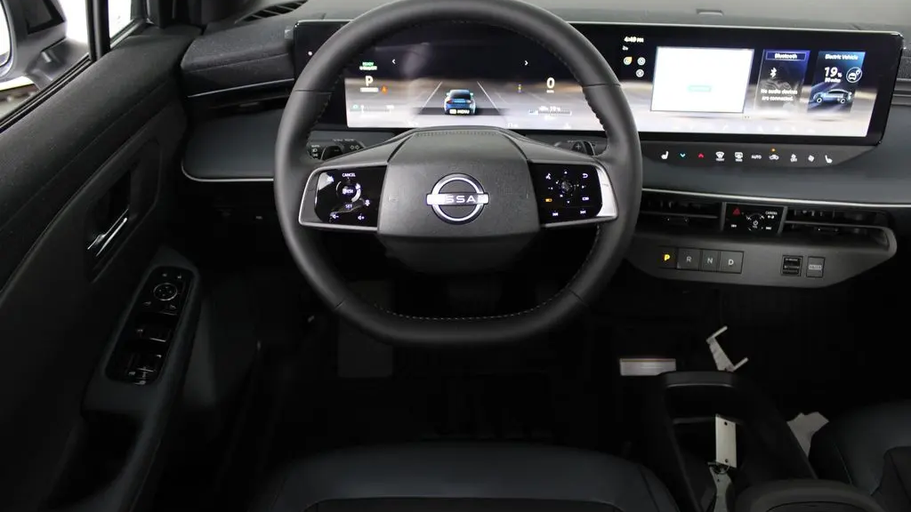 2026 Nissan LEAF Platinum+