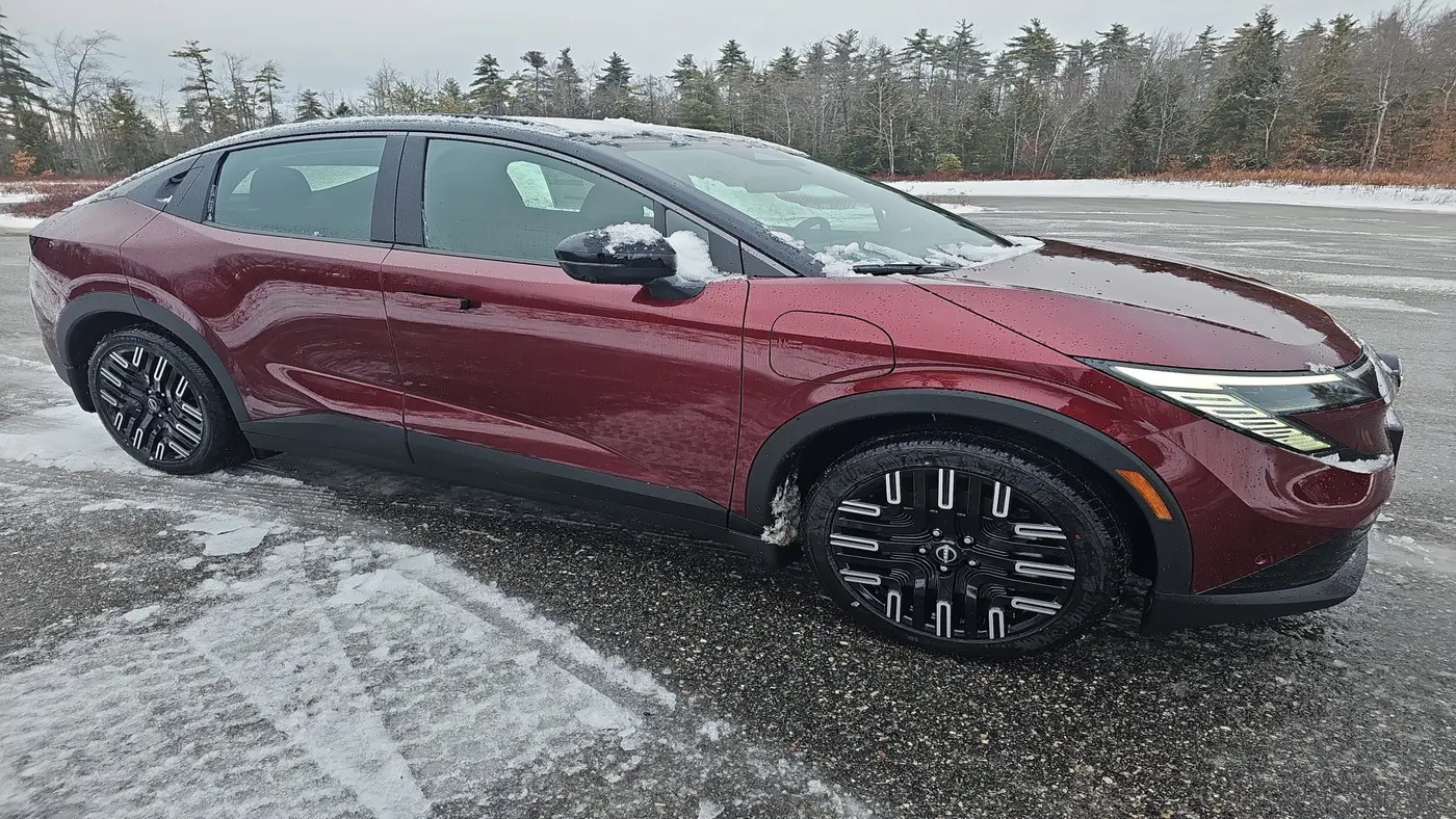2026 Nissan LEAF Platinum+