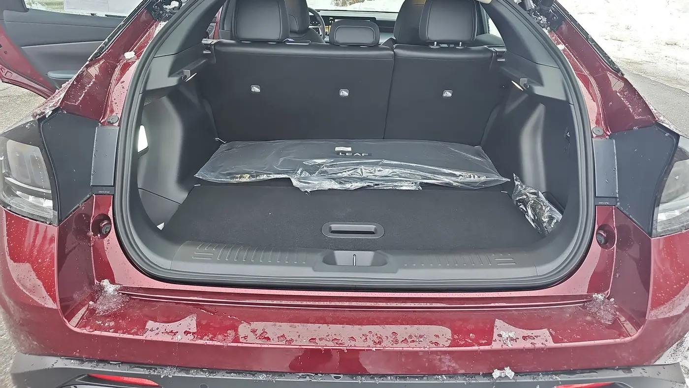 2026 Nissan LEAF Platinum+