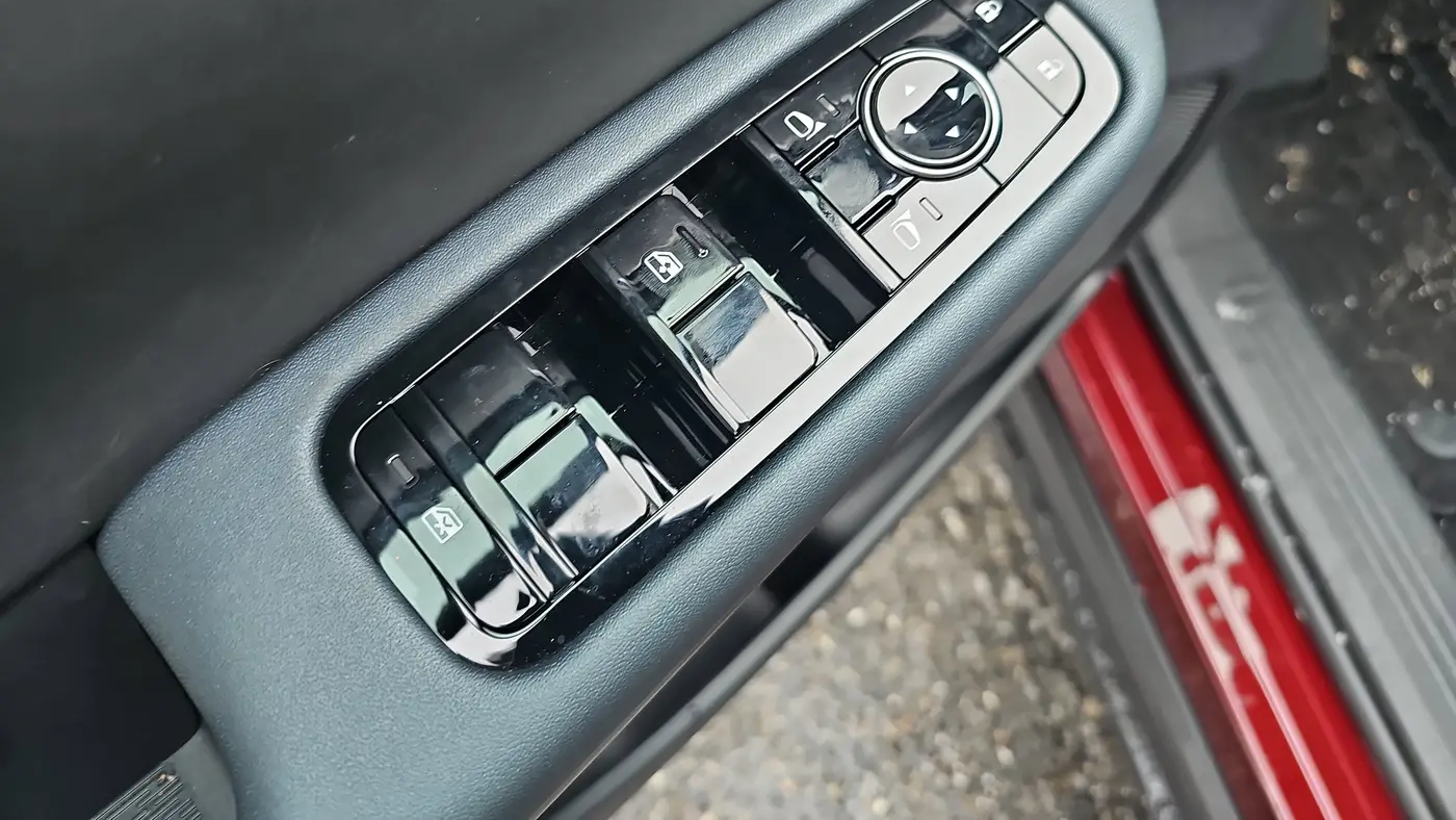 2026 Nissan LEAF Platinum+