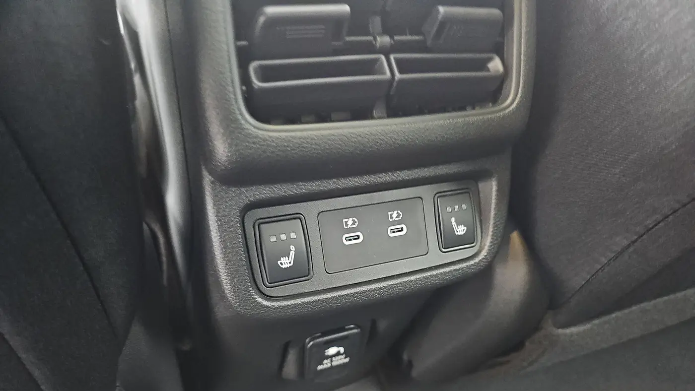 2026 Nissan LEAF Platinum+
