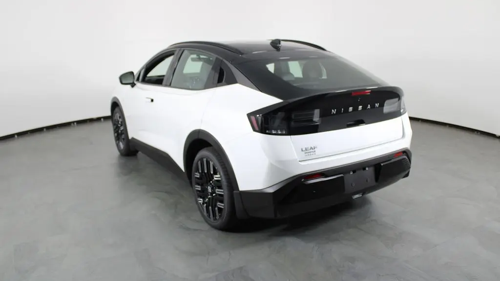 2026 Nissan LEAF Platinum+