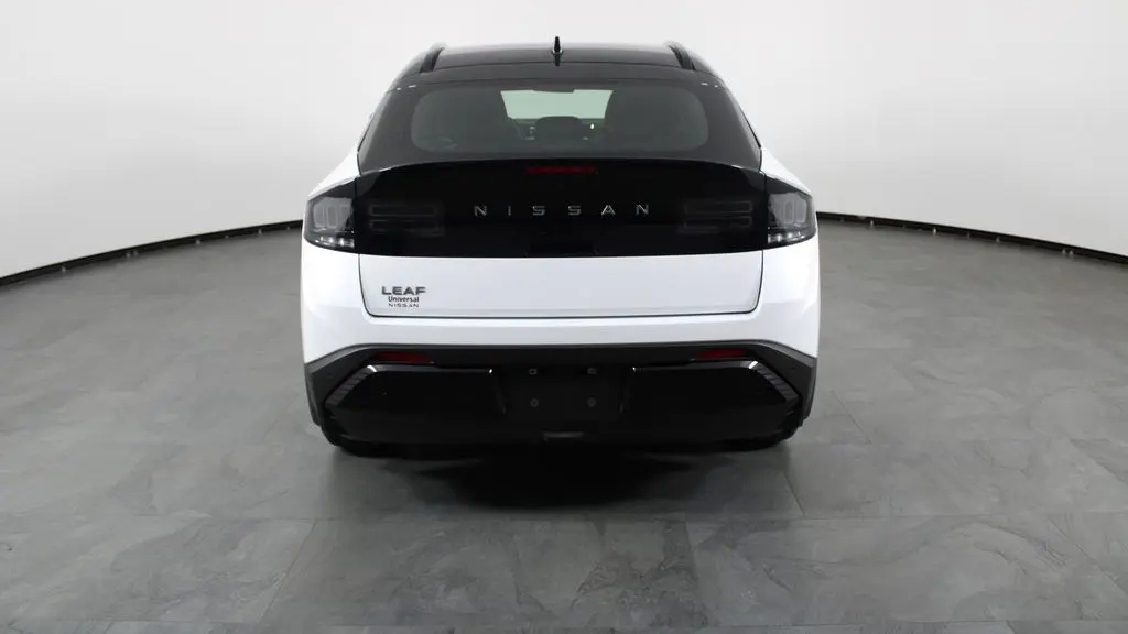 2026 Nissan LEAF Platinum+