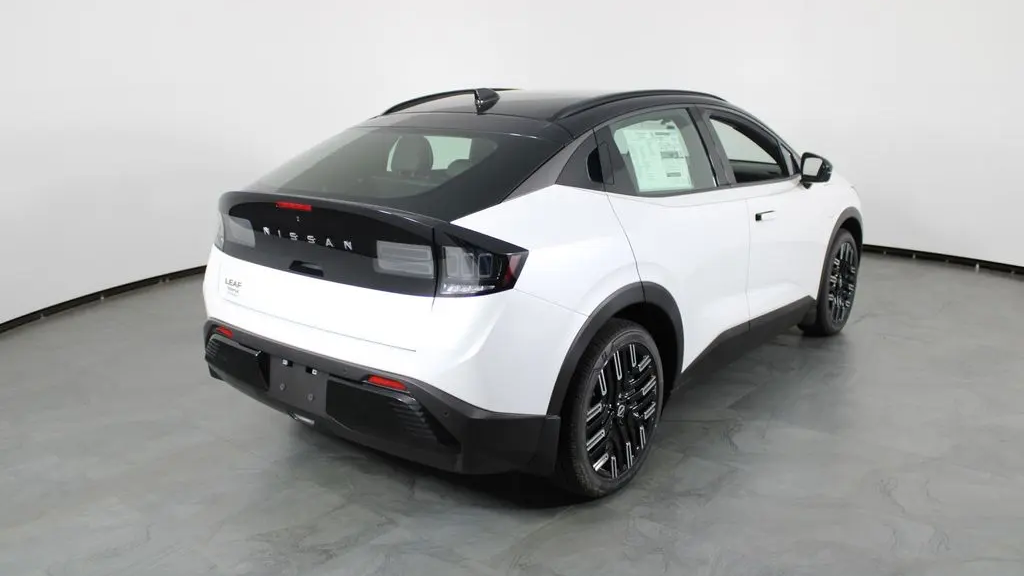 2026 Nissan LEAF Platinum+