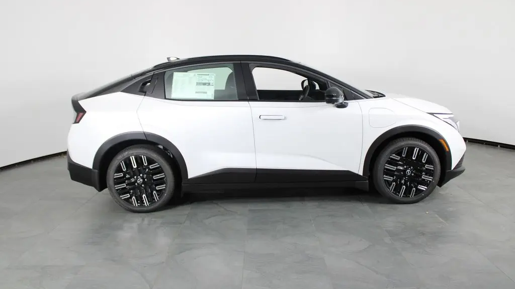 2026 Nissan LEAF Platinum+