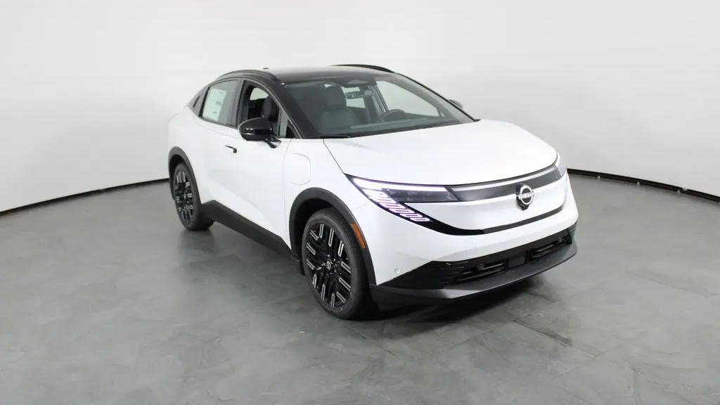 2026 Nissan LEAF Platinum+