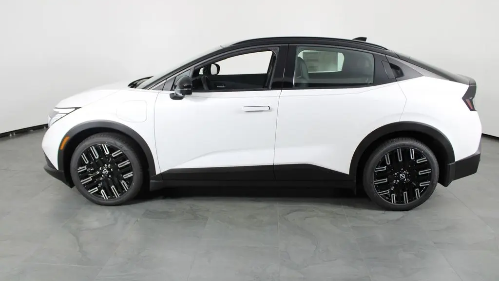 2026 Nissan LEAF Platinum+