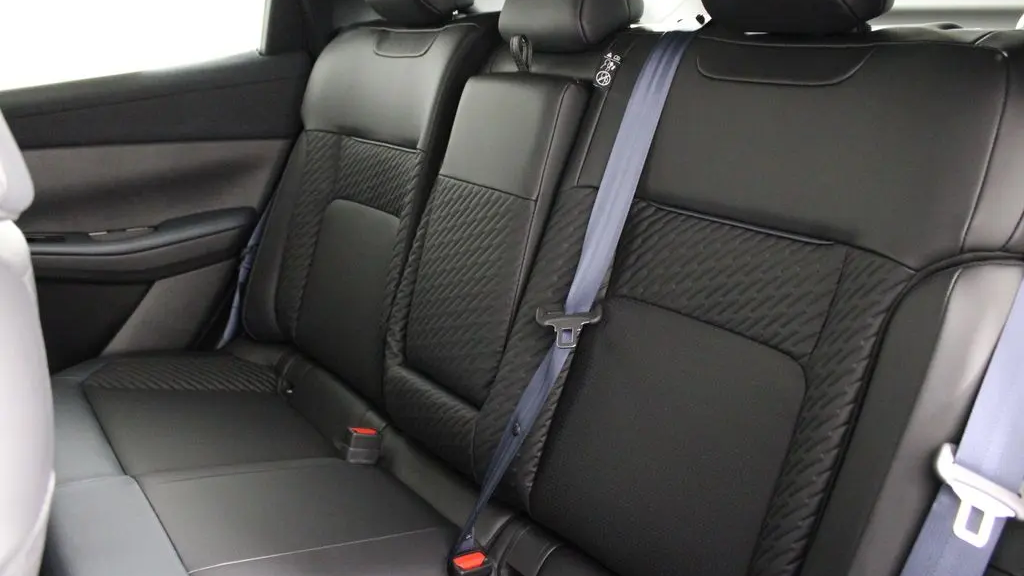 2026 Nissan LEAF Platinum+