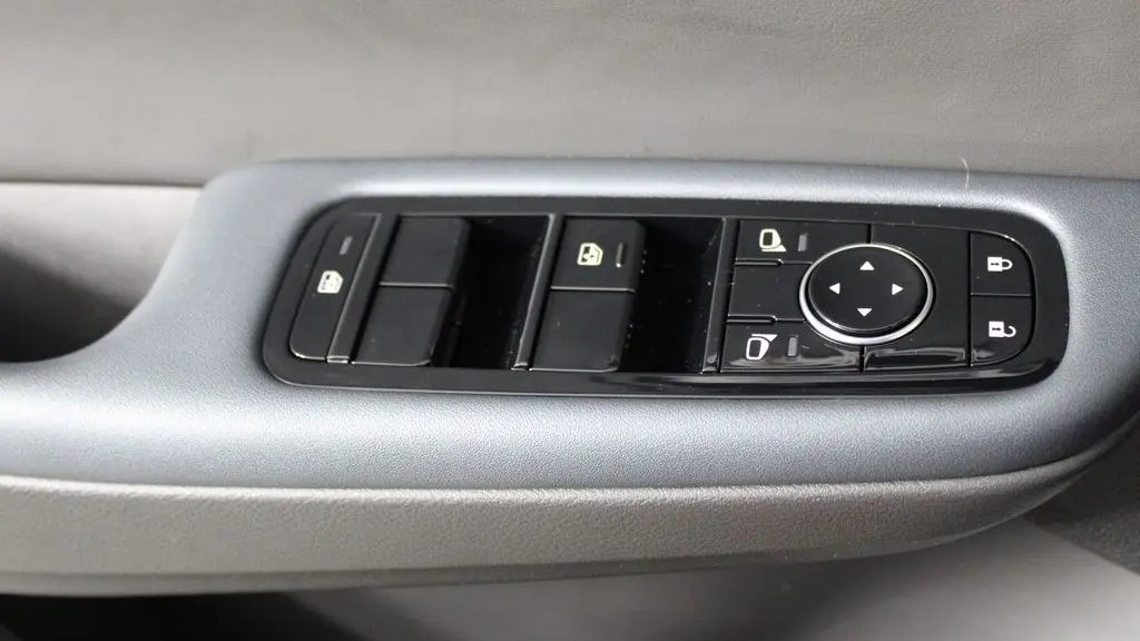 2026 Nissan LEAF Platinum+