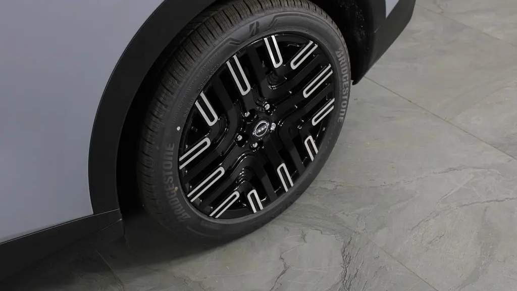 2026 Nissan LEAF Platinum+