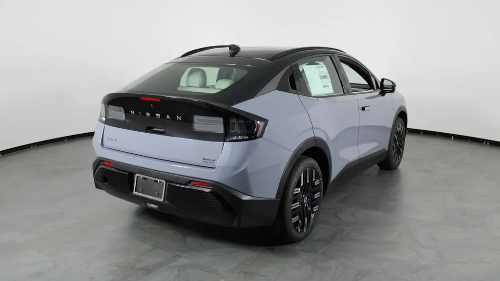 2026 Nissan LEAF Platinum+
