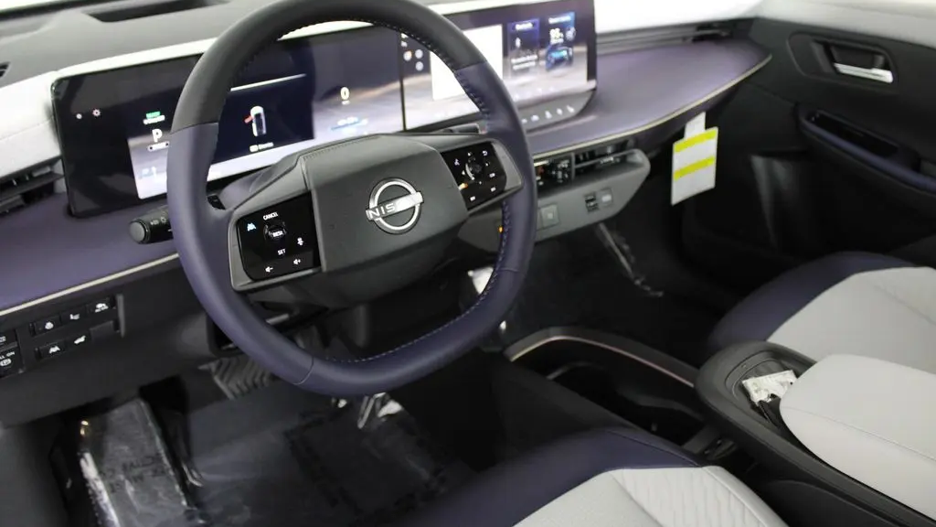 2026 Nissan LEAF Platinum+