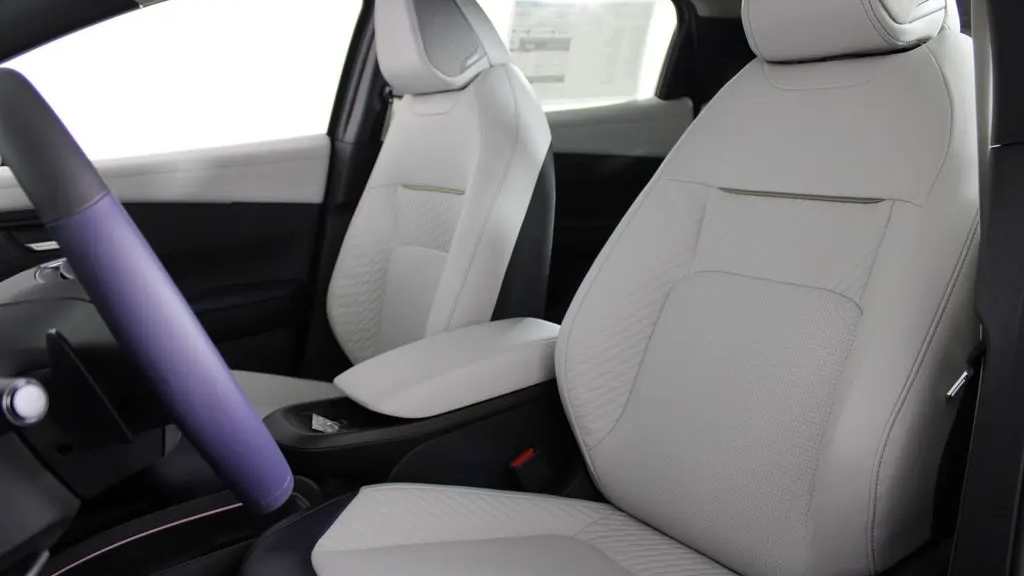 2026 Nissan LEAF Platinum+