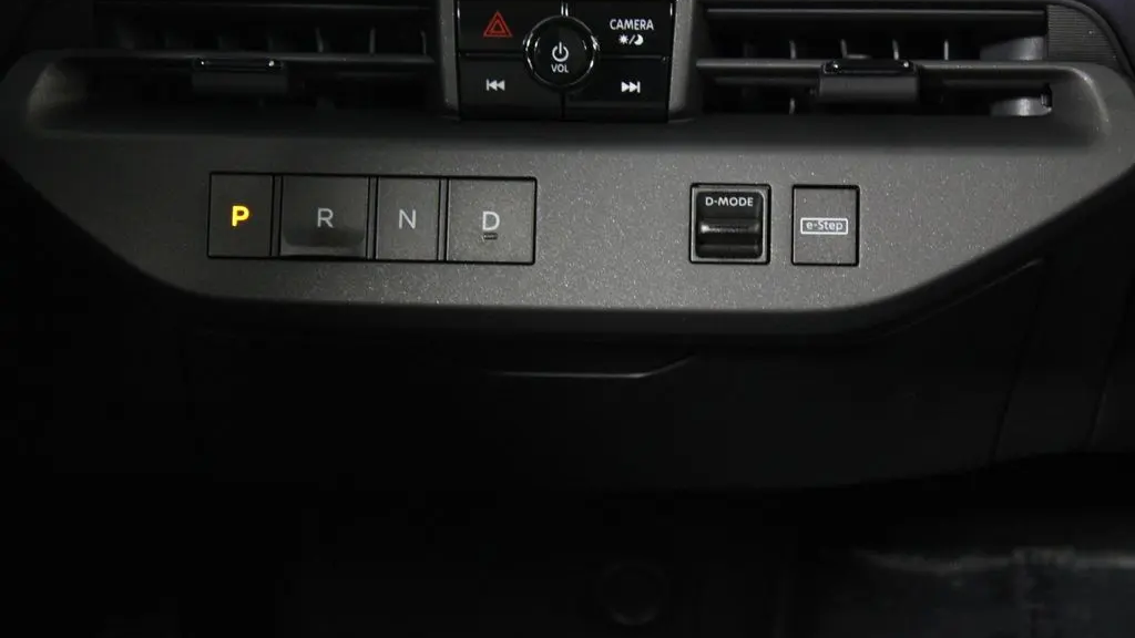 2026 Nissan LEAF Platinum+