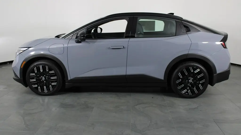 2026 Nissan LEAF Platinum+
