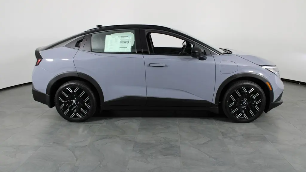 2026 Nissan LEAF Platinum+