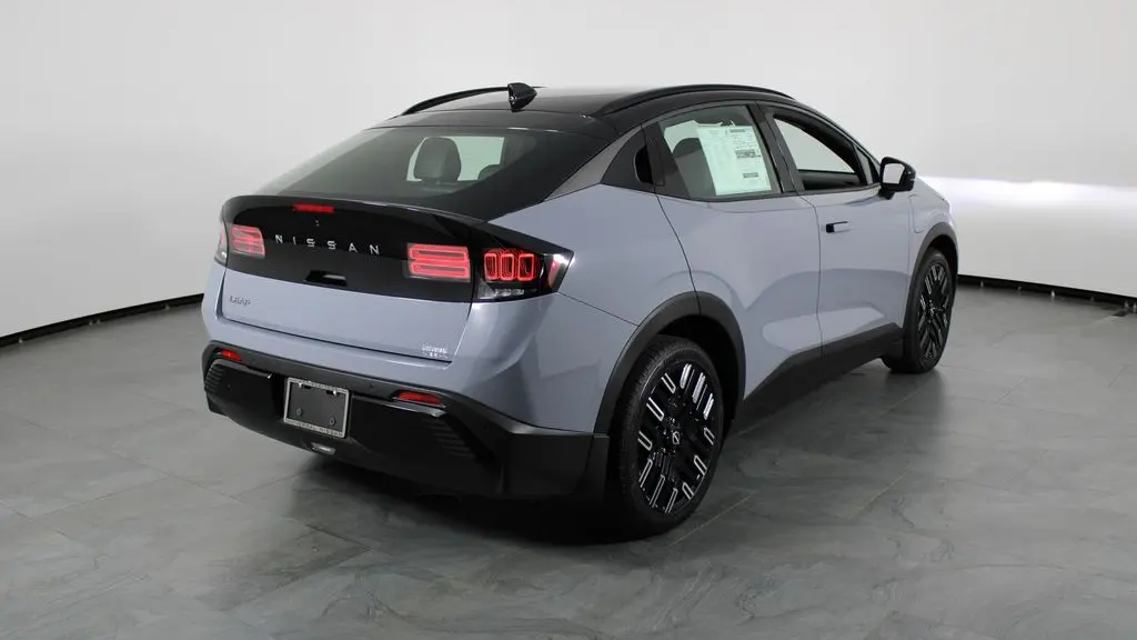 2026 Nissan LEAF Platinum+