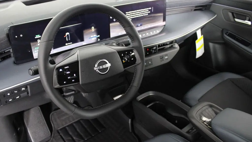 2026 Nissan LEAF Platinum+