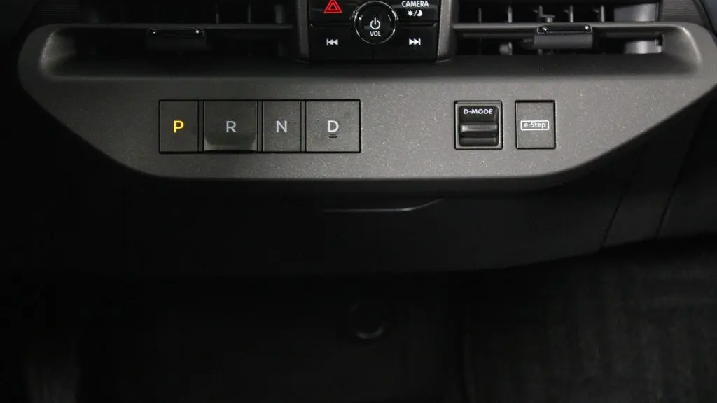 2026 Nissan LEAF Platinum+