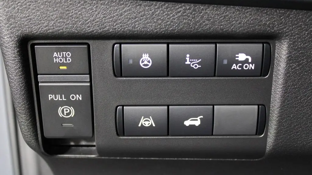 2026 Nissan LEAF Platinum+