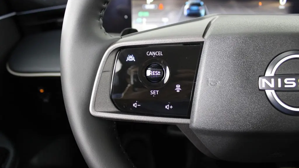 2026 Nissan LEAF Platinum+