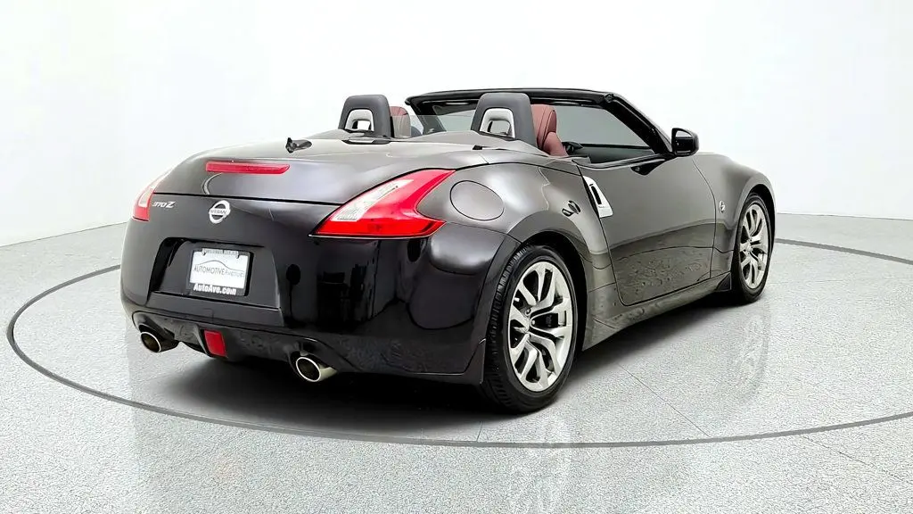 2014 Nissan 370Z - $18,295