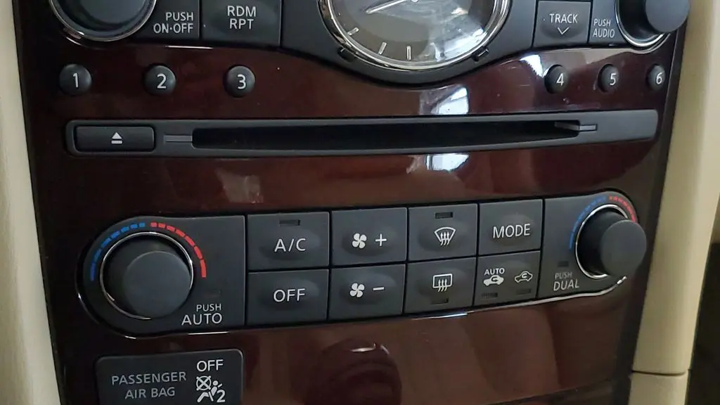 2017 INFINITI QX50 Base