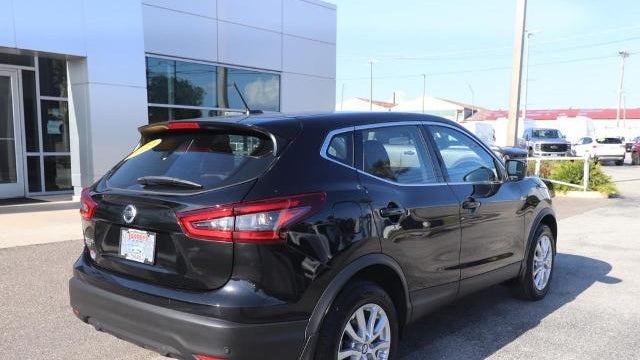 2022 Nissan Rogue Sport S