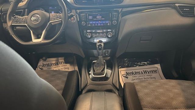 2022 Nissan Rogue Sport SV