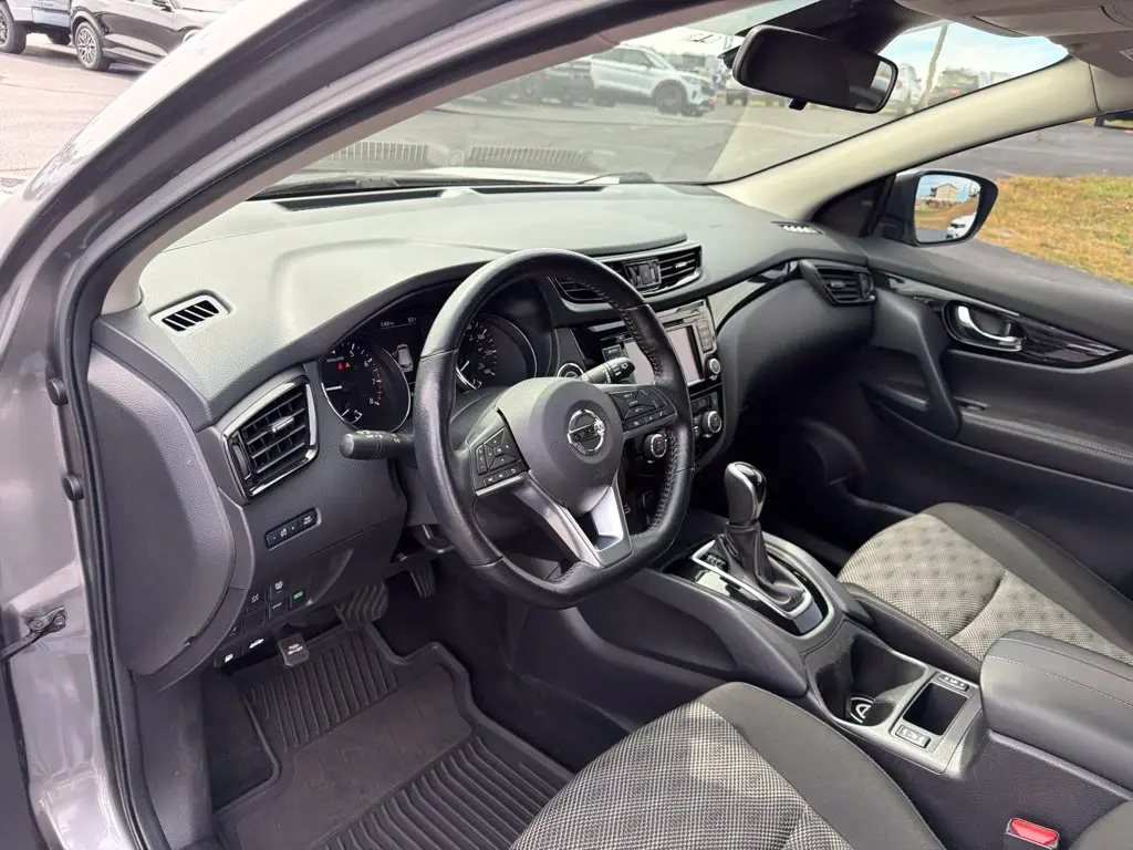 2022 Nissan Rogue - $17,637