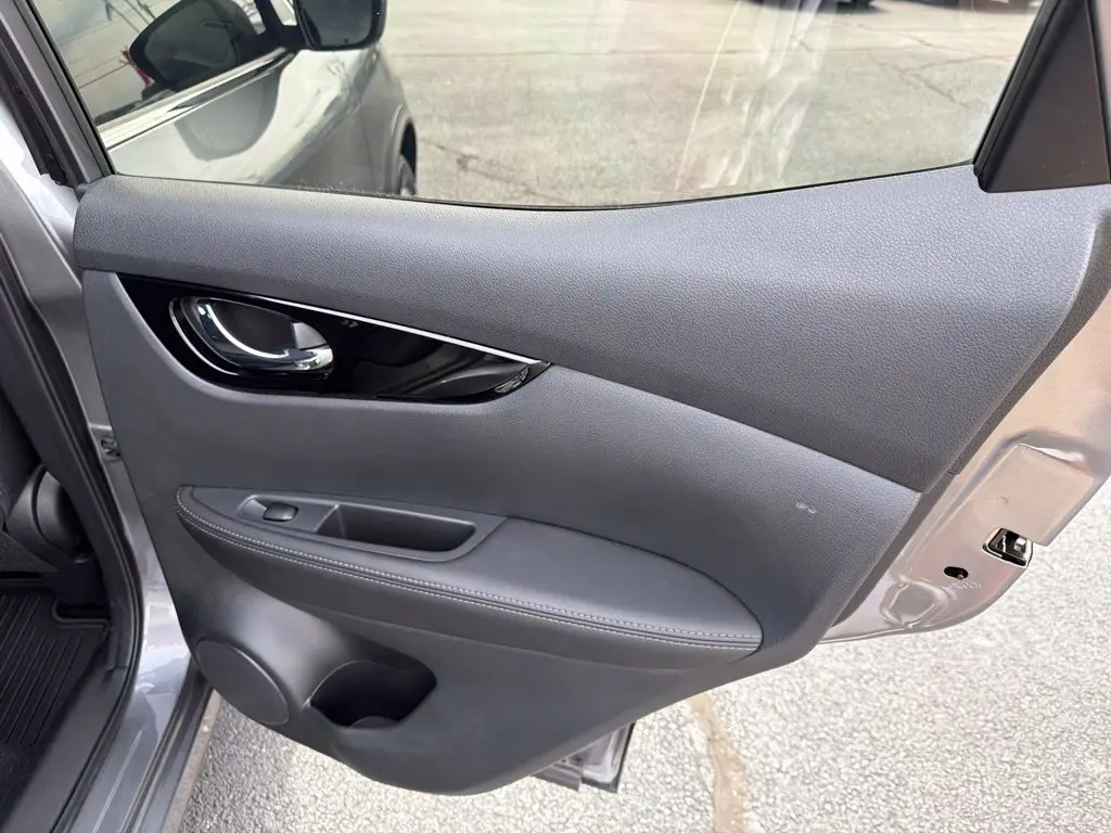 2022 Nissan Rogue - $17,637