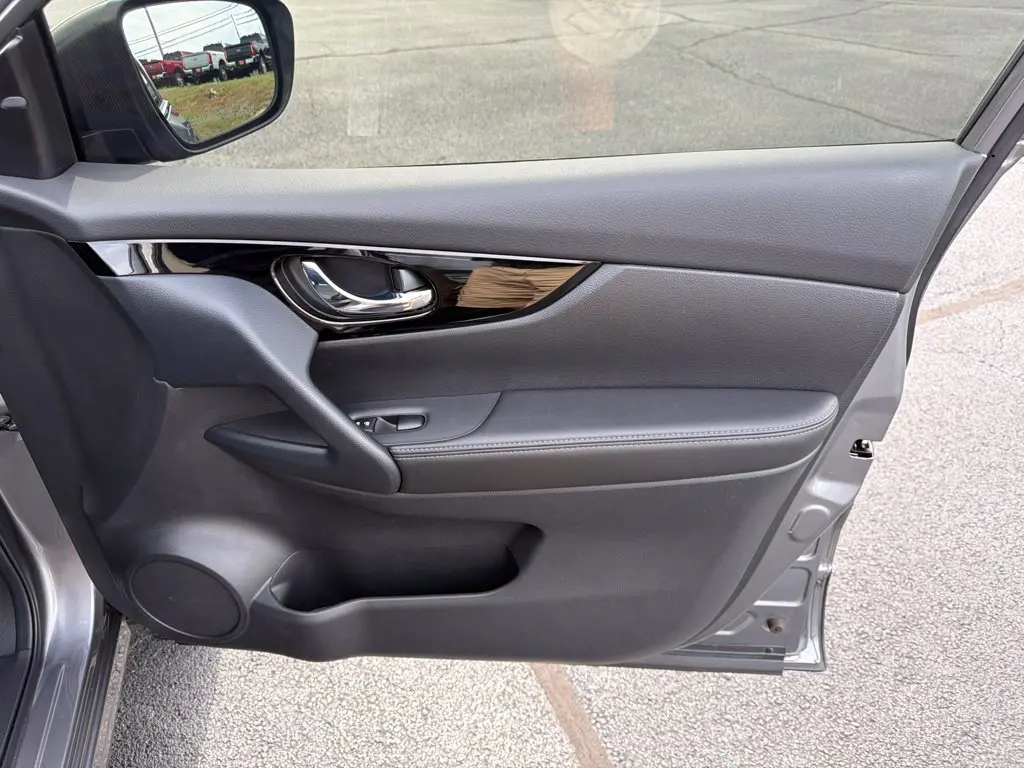 2022 Nissan Rogue - $17,637