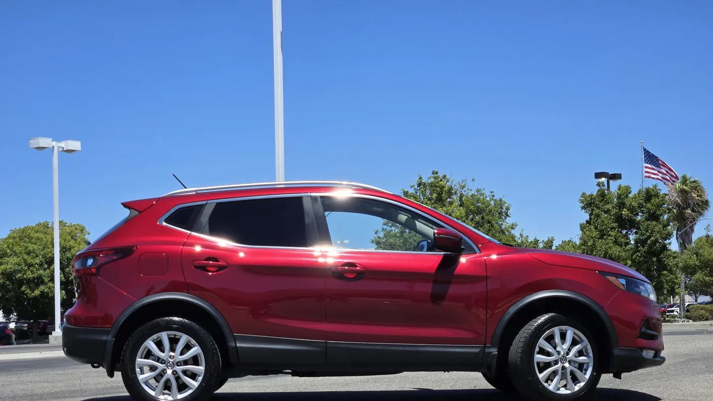 2022 Nissan Rogue Sport SV