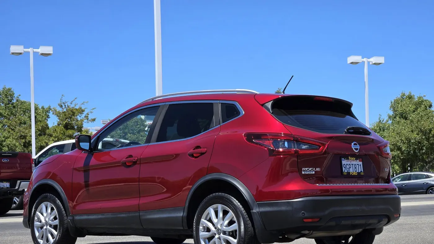 2022 Nissan Rogue Sport SV