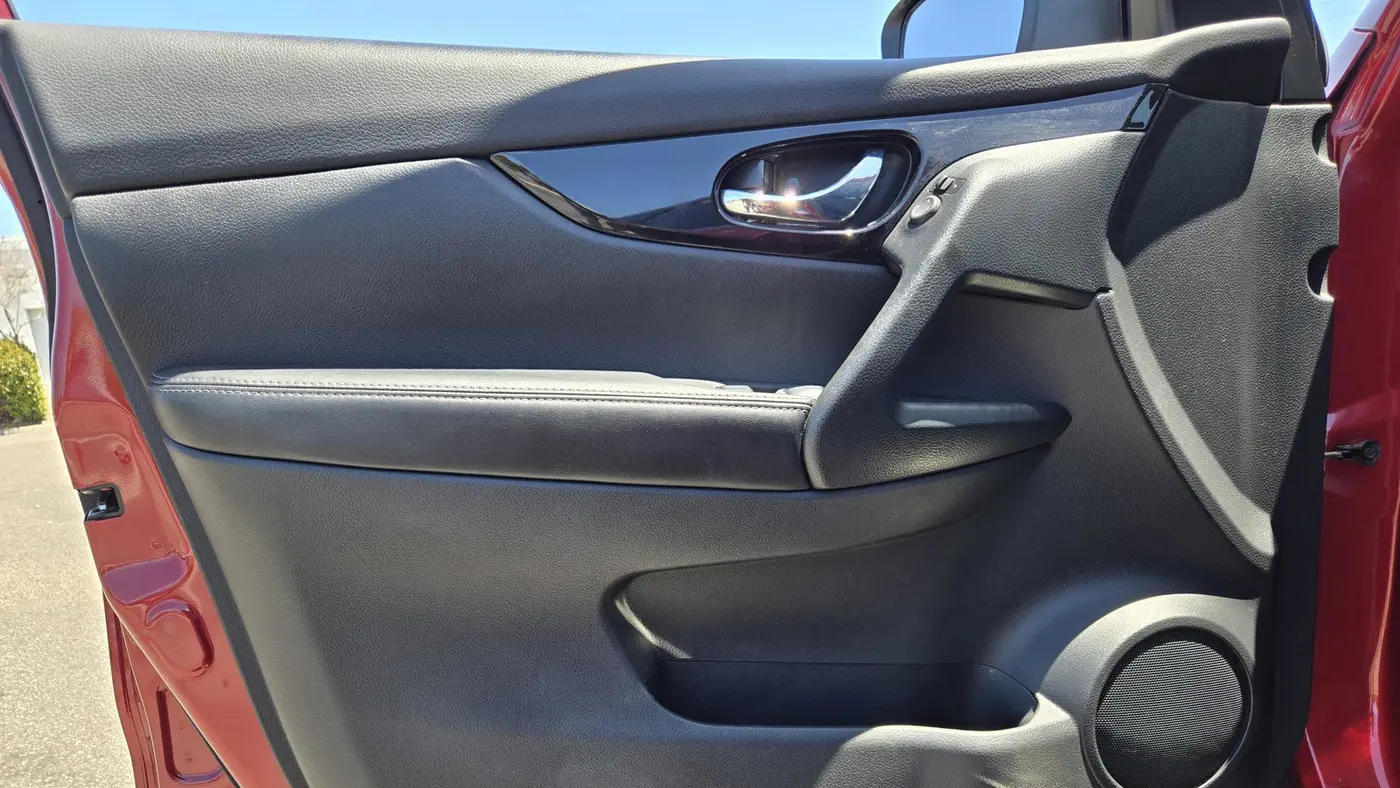 2022 Nissan Rogue Sport SV