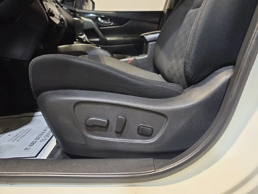 2017 Nissan Rogue - $12,875