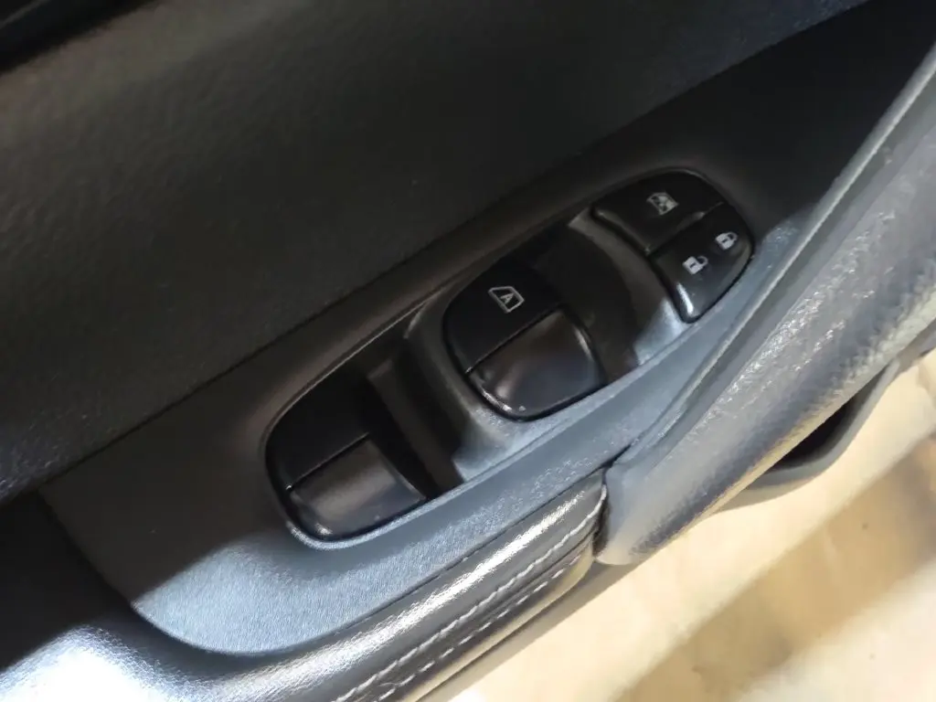 2017 Nissan Rogue - $12,875