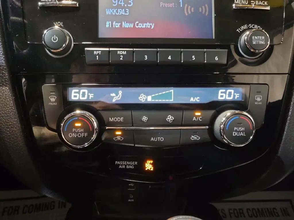 2017 Nissan Rogue - $12,875