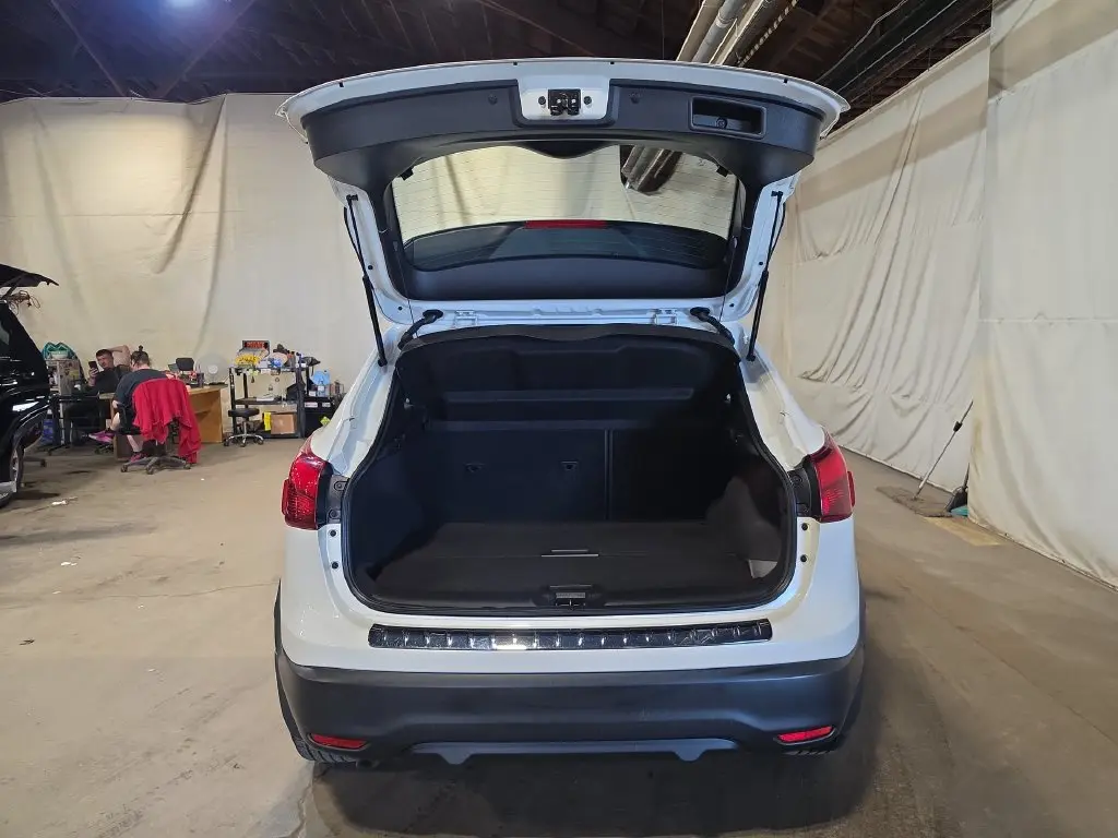 2017 Nissan Rogue - $12,875