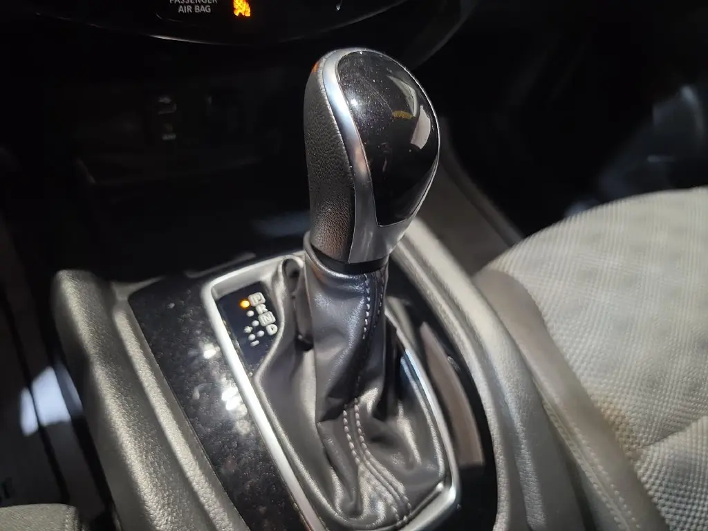 2017 Nissan Rogue - $12,875