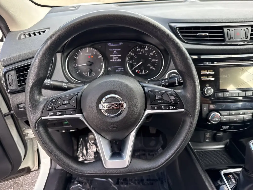 2017 Nissan Rogue - $13,900